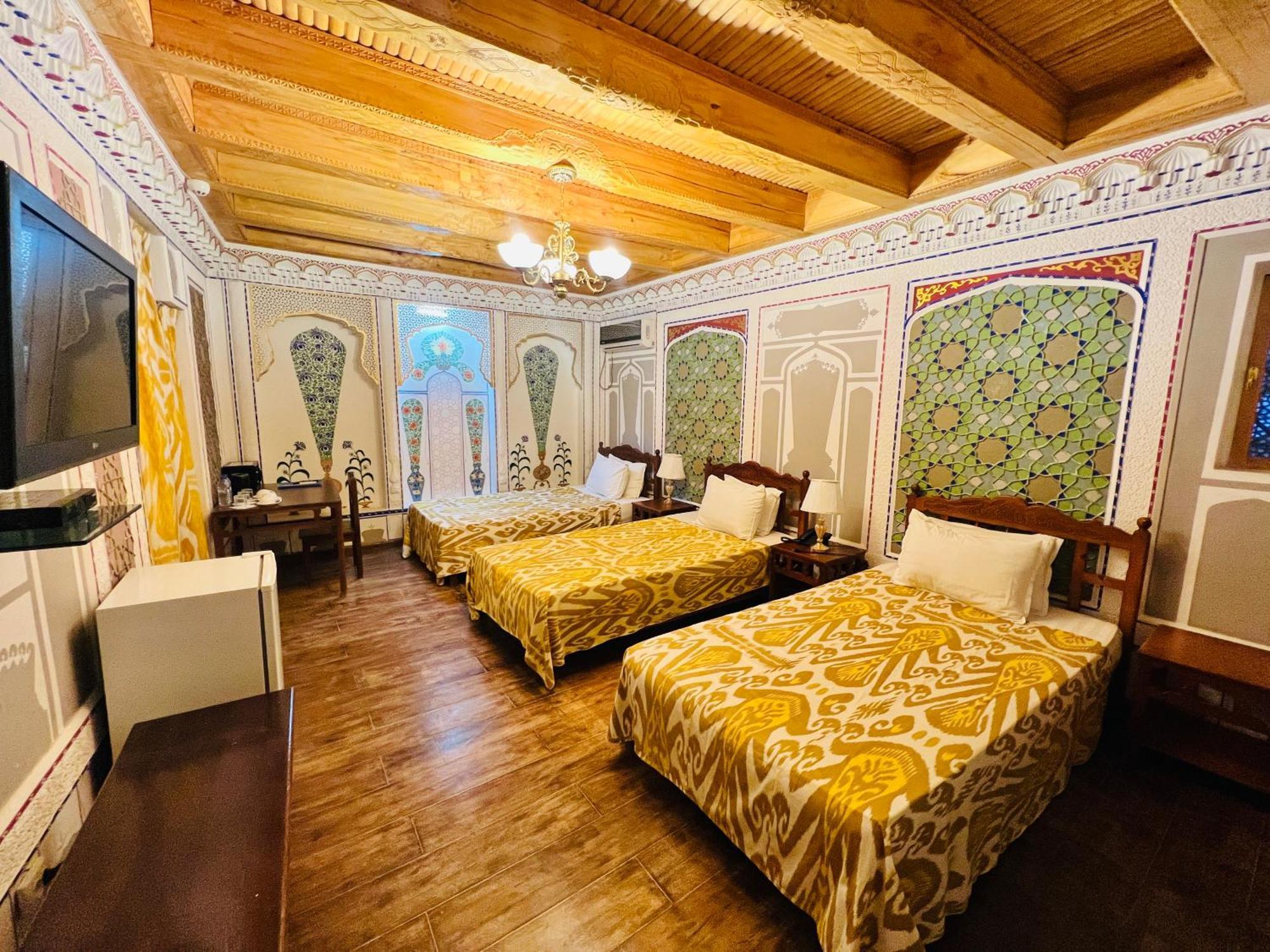Komil Bukhara Boutique Hotel ภายนอก รูปภาพ