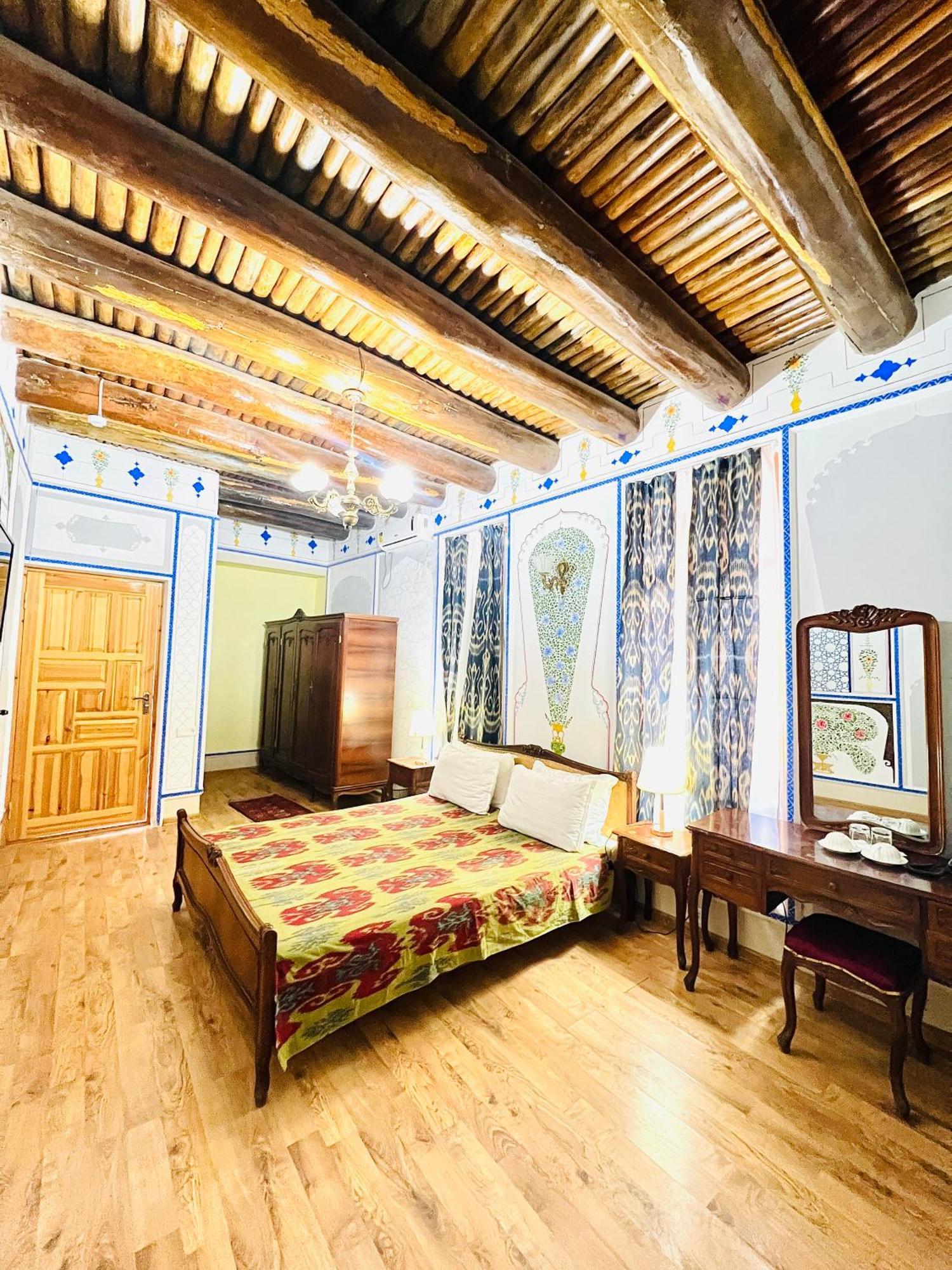 Komil Bukhara Boutique Hotel ภายนอก รูปภาพ