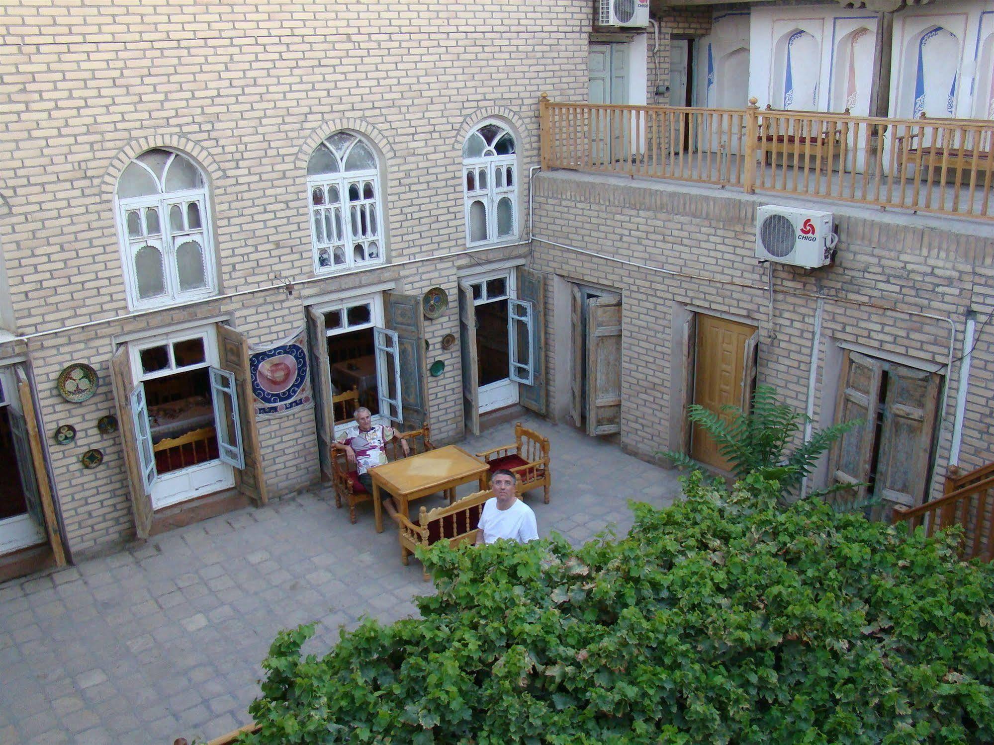 Komil Bukhara Boutique Hotel ภายนอก รูปภาพ